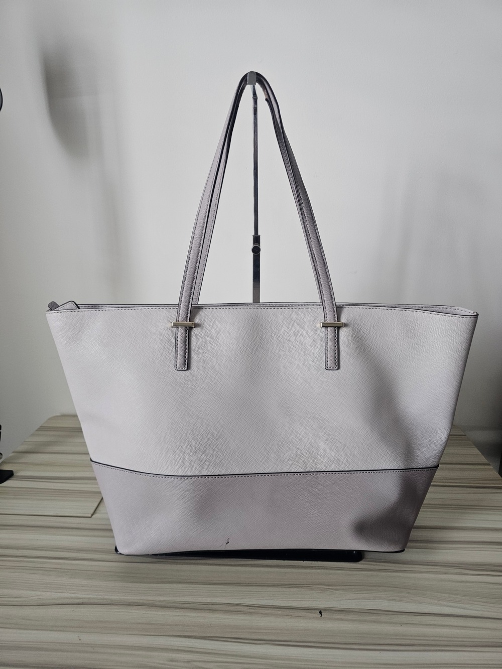 KATE SPADE Large Gray Saffiano Leather Tote Bag - Picture 2 of 8